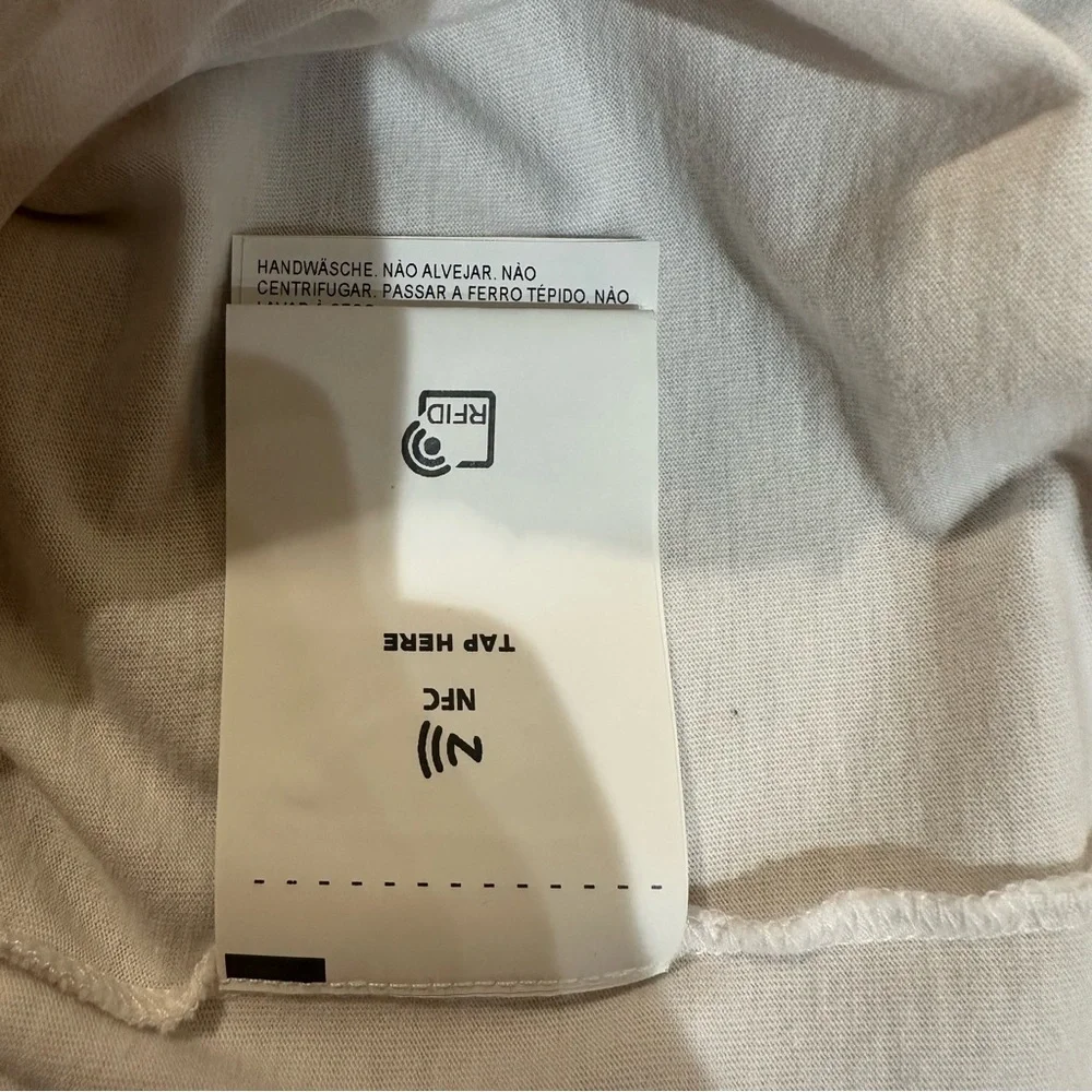 NWT - Women’s Golden Goose - White Short Sleeve Tee w/Crystals - Size XS - Picture 10 of 10